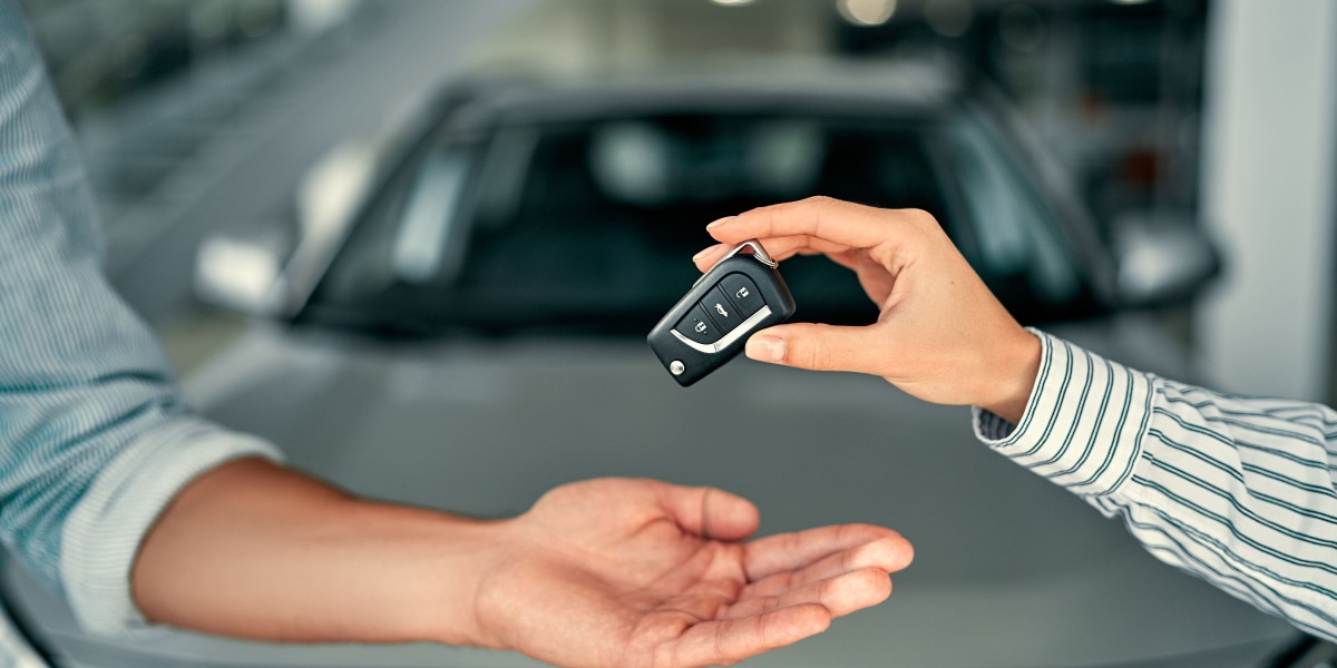 Navigating Car Locksmith Emergencies: A Comprehensive Guide